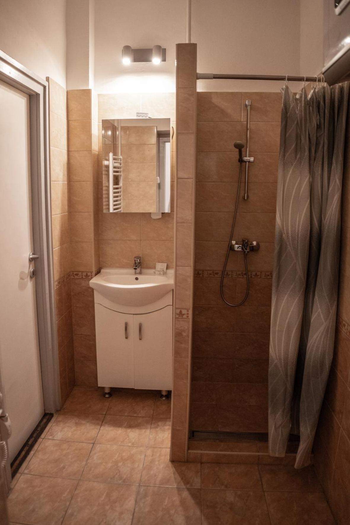 Oskola Luxury Apartment แซแก็ด ภายนอก รูปภาพ
